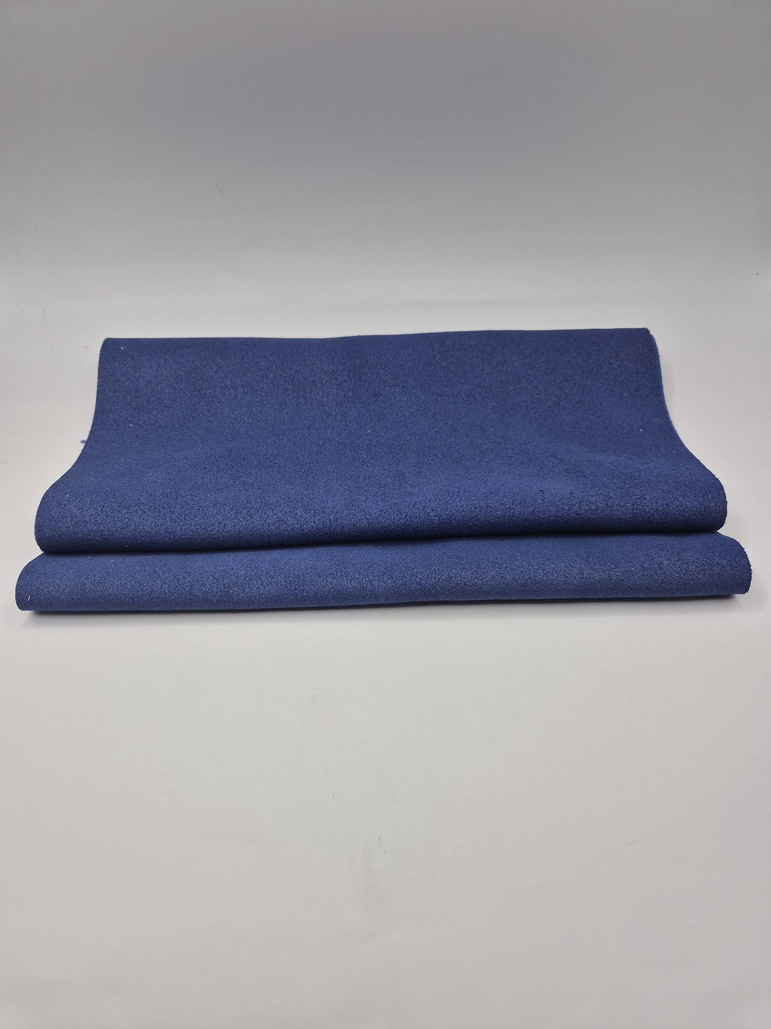 Electric Blue Perla
